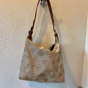 Dooney & Bourke logo handbag